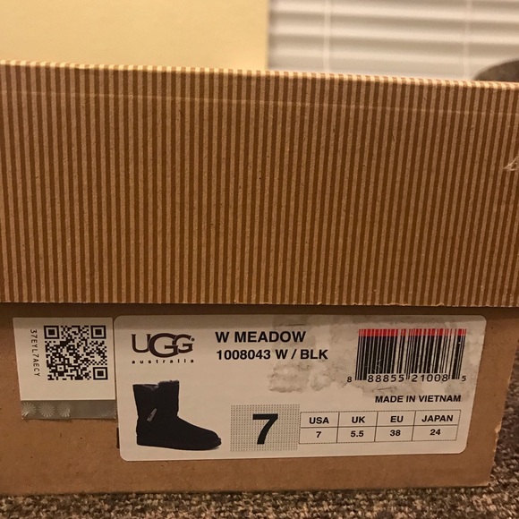 Authentic Ugg - Picture 3 of 8